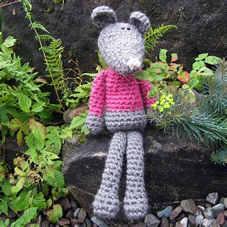 ravelry midge  mouse pattern  sew silly lily