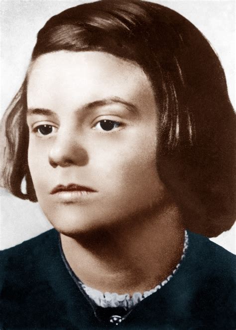 beheaded by the nazis at age 21 sophie scholl died fighting against white supremacy