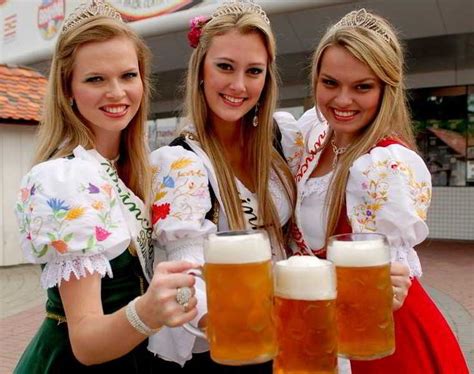 51 Best Oktoberfest Girls Images On Pinterest Dirndl