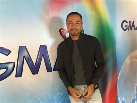 derek ramsay is now a kapuso signs contract with gma network showbiz gma news online