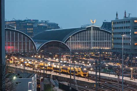 pin op nederlandse stations
