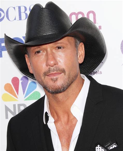 tim mcgraw picture  stand   cancer  arrivals