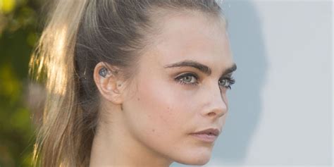Cara Delevingne Goes On Twitter Rant Against Paparazzi