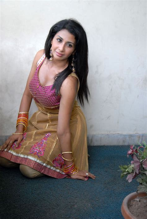gayatri new telugu actress hot photos stills images