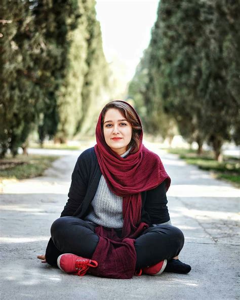 Iranian Girl With Images Iranian Women Iranian Women