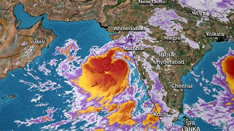 developing  evacuated  india  hurricane strength tropical cyclone vayu approaches