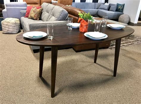furniture outfitters petite oval dining table