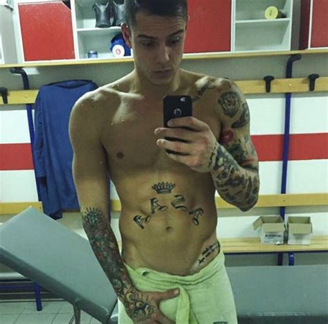 basketball player stefano laudoni loves his big bulge spycamfromguys hidden cams spying on men