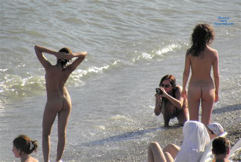 beach voyeur vg girls like to be photographed april 2012 voyeur web