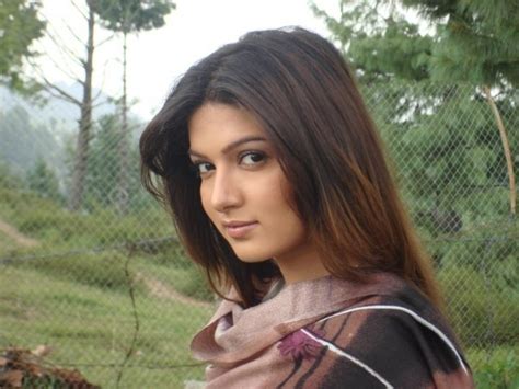 beauty exciting trends sara chaudhry famous pakistani model and tv actress