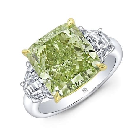 jennifer lopez debuts green diamond engagement ring worth over 7m from