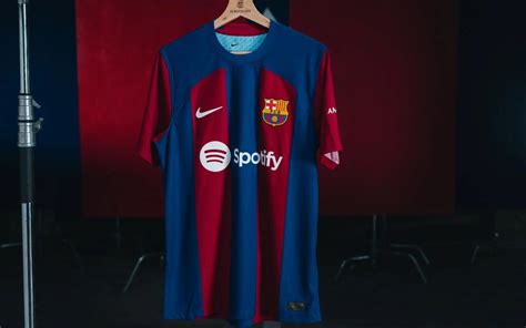nike barcelona home kit      fresh variation   badge fourfourtwo