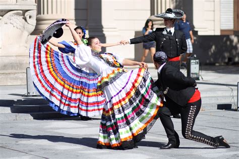 filebaile folklorico dancers  yale  october  jpg wikimedia commons