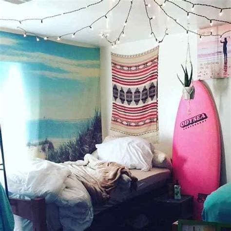 the beach themed dorm room ideas that give major cali