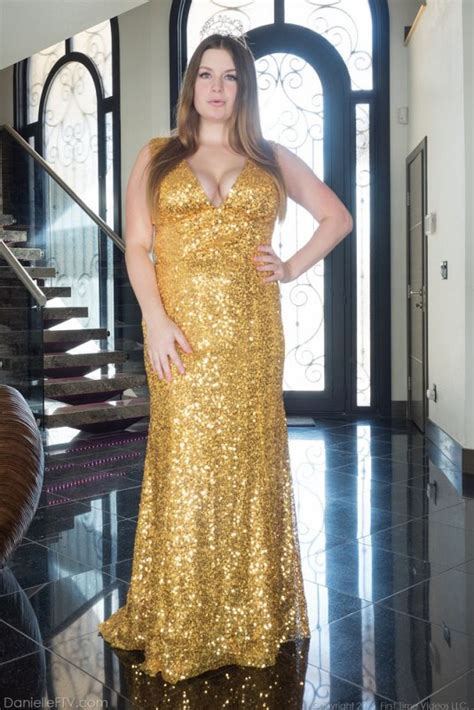 Boob Junkie Danielle Ftv – Golden Dress