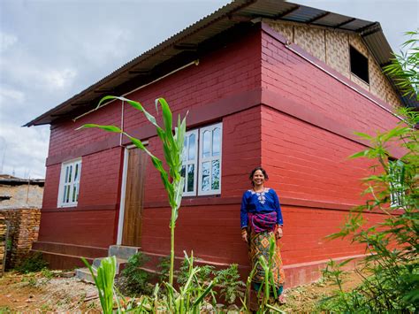 building houses  interlocking bricks earthquake resistant affordable
