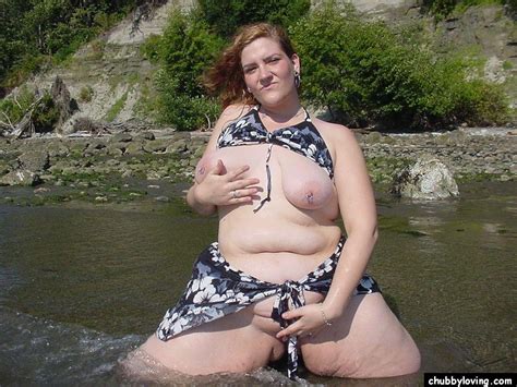 mature blonde bbw amber spreads her pussy in the sea bbw fuck pic