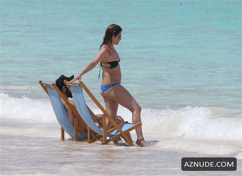 Jennifer Aniston Wearing Bikini On The Beach In The Bahamas June 2016