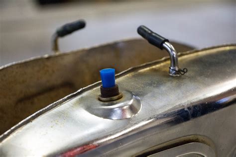 remove rust  motorcycle gas tank  vinegar reviewmotorsco