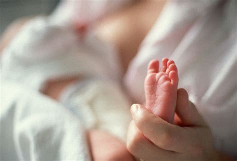 breastfeeding mom shamed for nursing 9 week old in private the stir