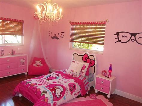 Charming Hello Kitty Girl S Bedroom Idea Decoist