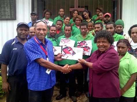 Digicel Presents 70 Mobile Tablet Devices To Mendi