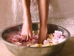 rose petals foot soak diy beauty treatments spa day spa day  home