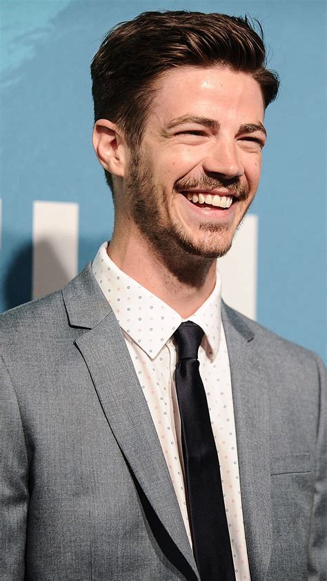 the flash actor grant gustin responds to body shaming comments on a