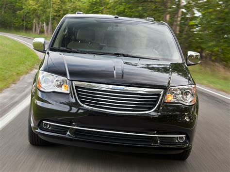 chrysler town  country price  reviews features