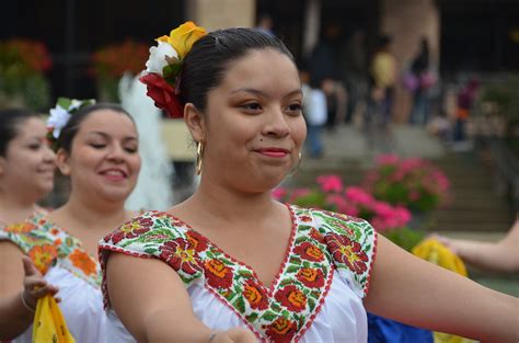traditional mexican folk dance  mexican folk dance   flickr