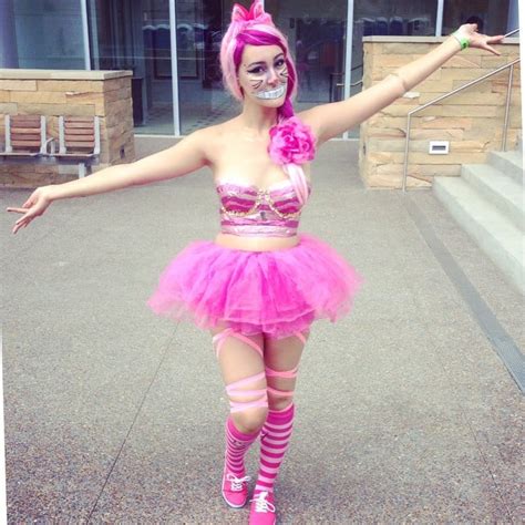 cheshire cat from alice in wonderland diy disney costumes for adults popsugar love and sex photo 1