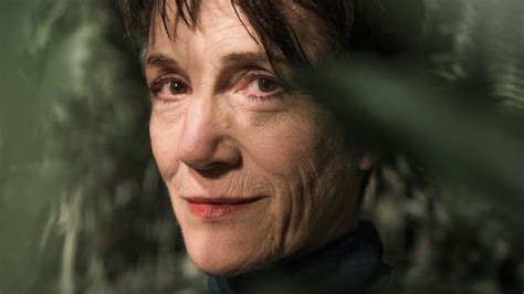 the gender s the thing harriet walter plays shakespeare s heroes as