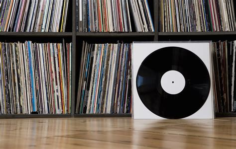 vinyl set  outsell cds   time