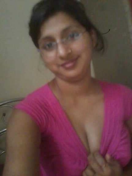 sexy indian teacher bhabhi ka deep cleavage antarvasna indian sex photos