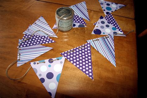 hipknitized diy easy paper pennant banner  sew tutorial