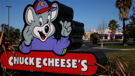 chuck  cheese closings list  closures planned  bankruptcy