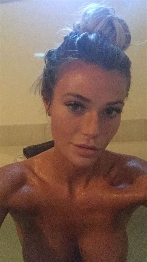 Samantha Hoopes Nude Exhibited Leaked Collection The