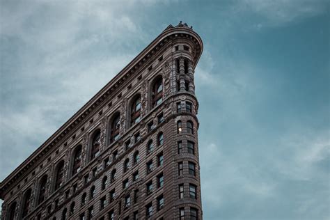 top   famous buildings   york metropolis moving