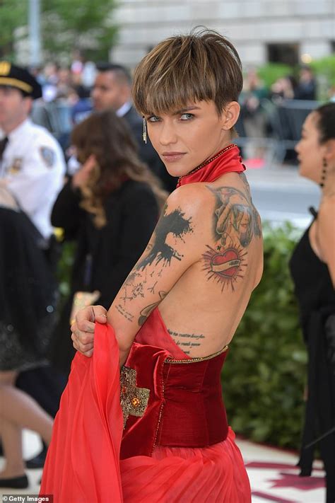 ruby rose s lesbian superhero character batwoman shares first on screen