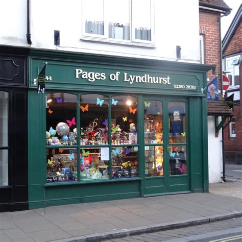 pages  lyndhurst