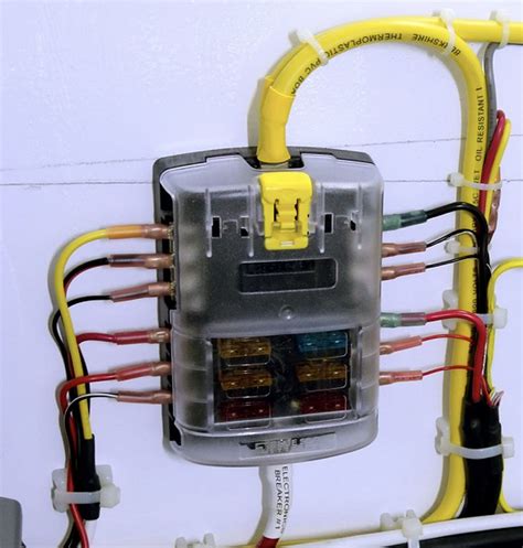 blue sea  circuit fuse block powertrays