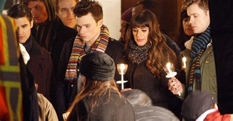 lea michele leads the glee cast as they hold candlelit vigil to tragic cory monteith mirror online