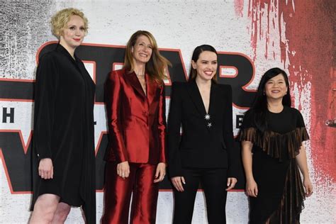 laura dern and daisy ridley and kelly marie tran photos photos star wars the last jedi