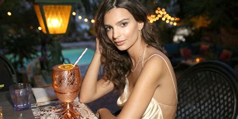 emily ratajkowski s diet here s exactly what she eats each day