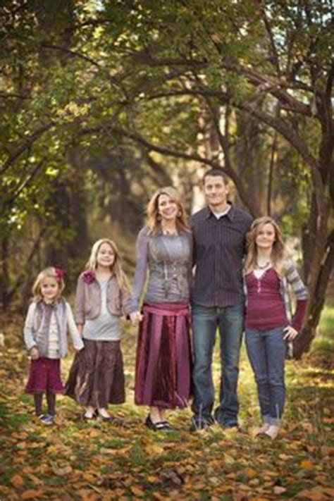 images  family photo color schemes  pinterest family    wear