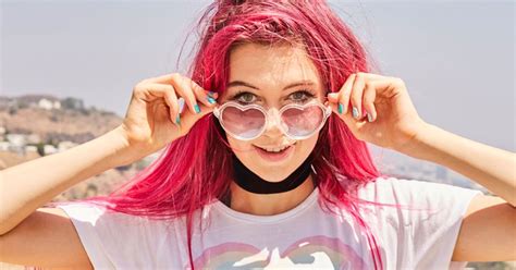 Youtuber Jessie Paege Talks About Her Mermaid Pink Hair Color Teen Vogue