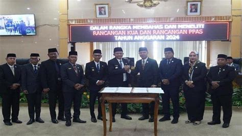 pemkab  dprd oku timur sepakat soal rancangan kua  ppas