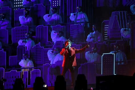 super bowl   weeknd plays halftime show review los angeles times