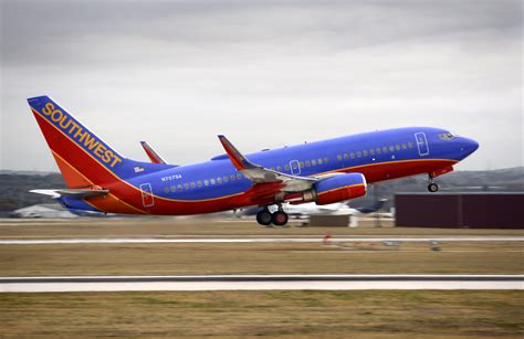 southwest airlines sues mechanics union  grounded planes