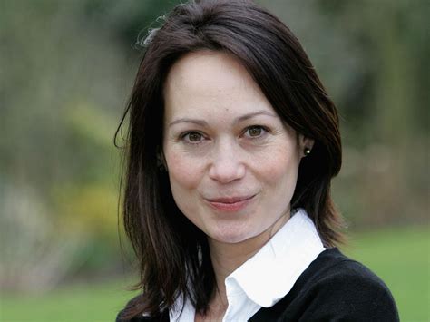 leah bracknell thanks fans for raising £50 000 for cutting edge lung cancer treatment the
